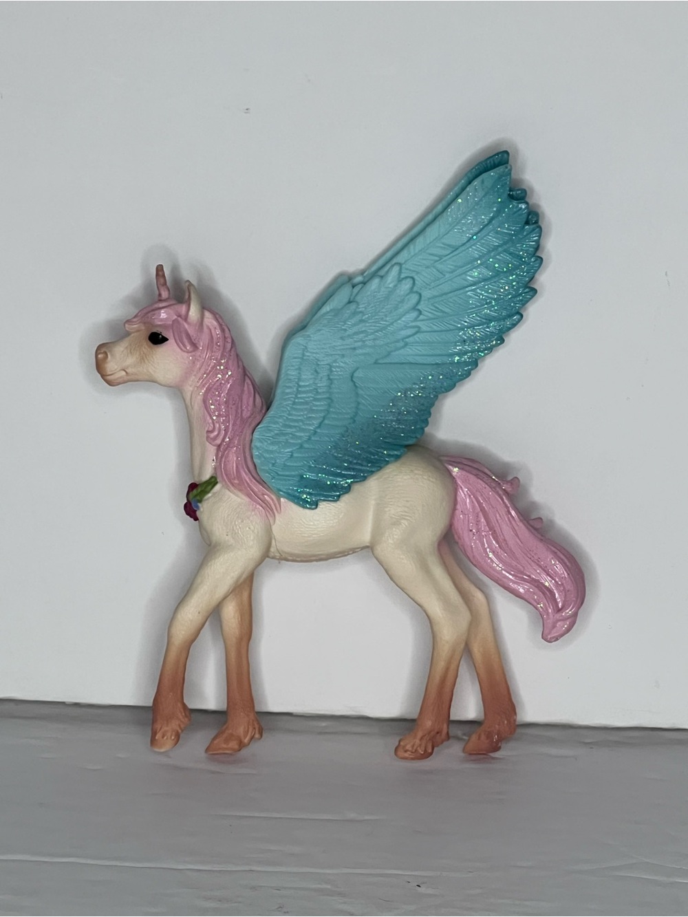 Schleich Bayela Decorated Unicorn Pegasus Figure 70575 Pink Mane Blue Glitter